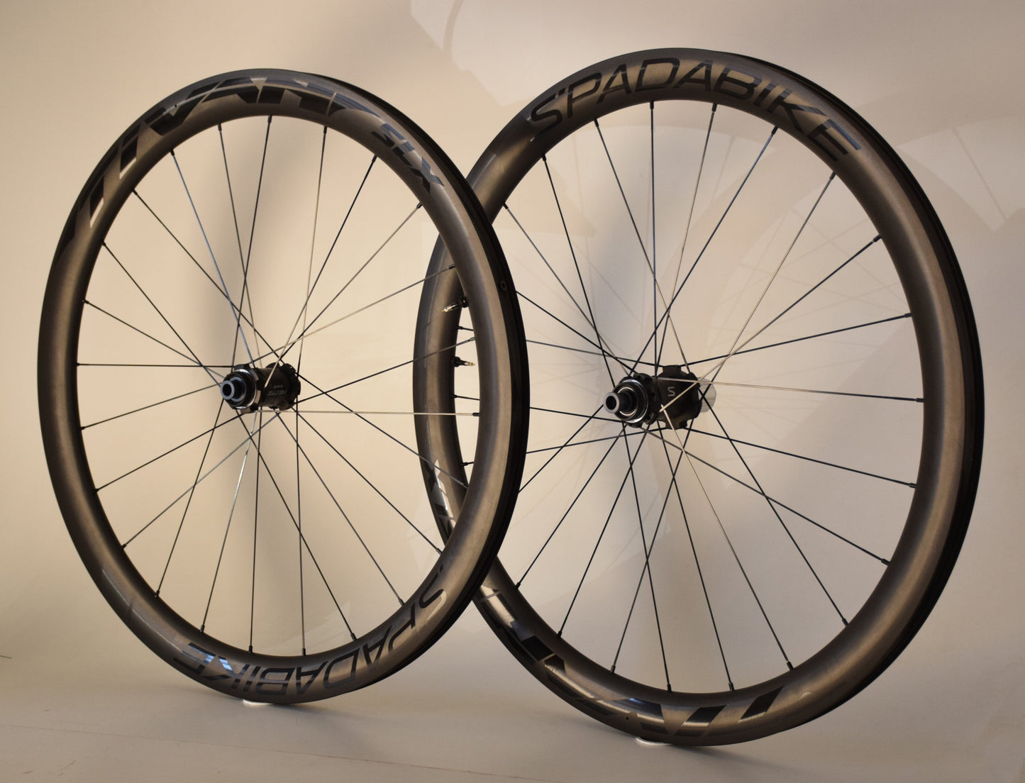 Ruote Carbon Tivan SLX Disc 45mm - 1090g, Tubeless e Copertoncino