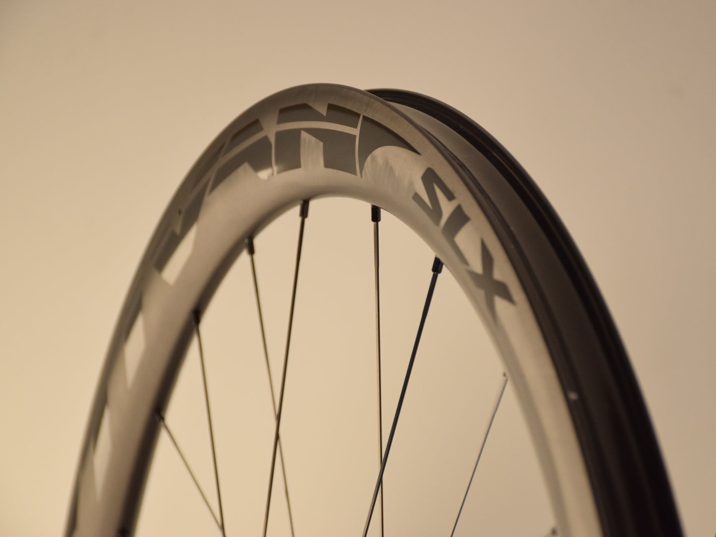 Ruote Carbon Tivan SLX Disc 45mm - 1075g, Tubeless e Copertoncino