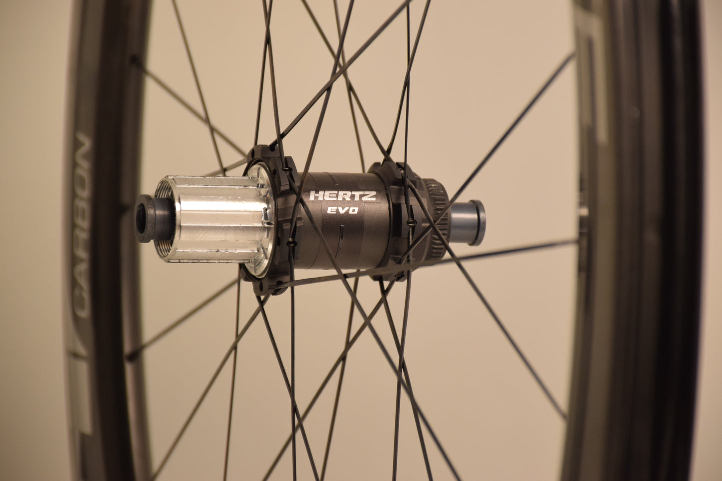 Ruote Carbon Tivan SLX Disc 45mm - 1075g, Tubeless e Copertoncino