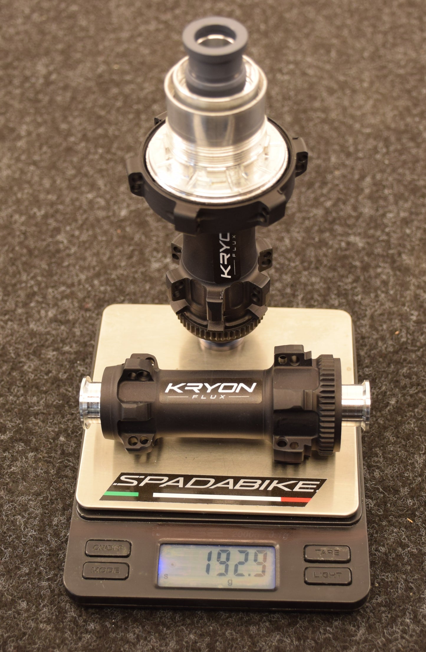 Ruote Carbon Kryos 830 Disc - 830g, Raggi Carbonio/Titanio